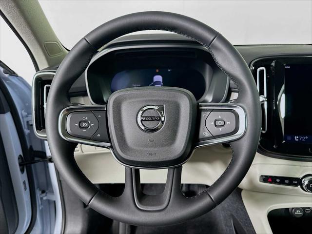 2026 Volvo XC40 Ultra, B5 AWD Gas (mild hybrid), Dark