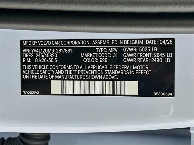 2026 Volvo XC40 Ultra, B5 AWD Gas (mild hybrid), Dark