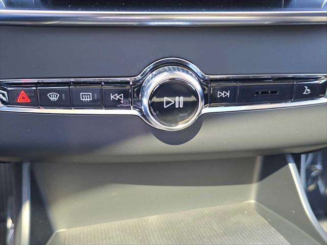 2026 Volvo XC90 Plug-In Hybrid Plus, T8 AWD, Electric/Gasoline, Bright, 7 Seats