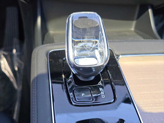 2026 Volvo XC90 Plug-In Hybrid Plus, T8 AWD, Electric/Gasoline, Bright, 7 Seats