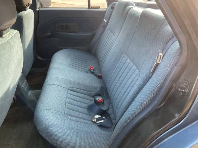 1993 Saturn SL Base SWB