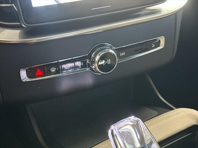 2026 Volvo XC90 Plug-In Hybrid Plus, T8 AWD, Electric/Gasoline, Bright, 7 Seats
