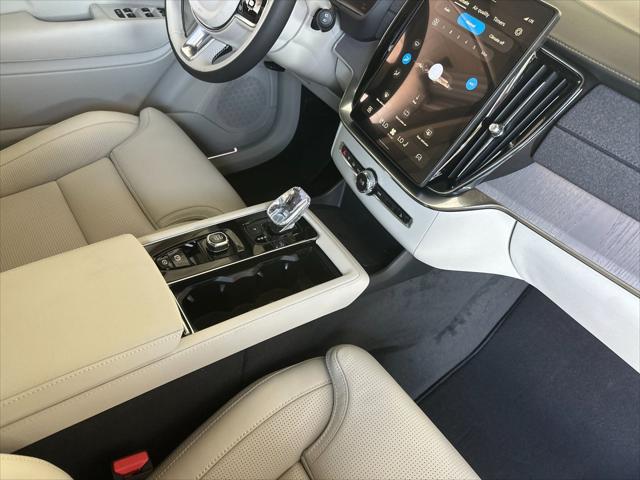 2026 Volvo XC90 Plug-In Hybrid Ultra, T8 AWD, Electric/Gasoline, Bright, 7 Seats