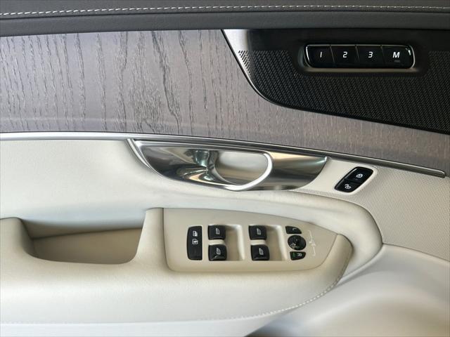 2026 Volvo XC90 Plug-In Hybrid Ultra Dark Theme, T8 AWD, Electric/Gasoline, 7 Seats