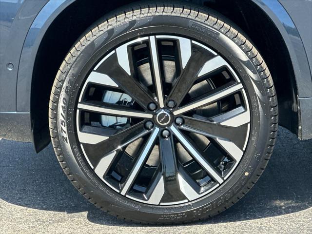 2026 Volvo XC90 Plug-In Hybrid Ultra Dark Theme, T8 AWD, Electric/Gasoline, 7 Seats
