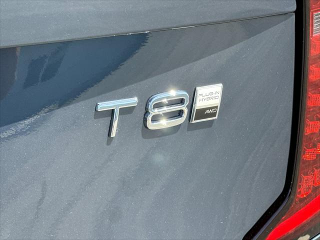 2026 Volvo XC90 Plug-In Hybrid Ultra Dark Theme, T8 AWD, Electric/Gasoline, 7 Seats