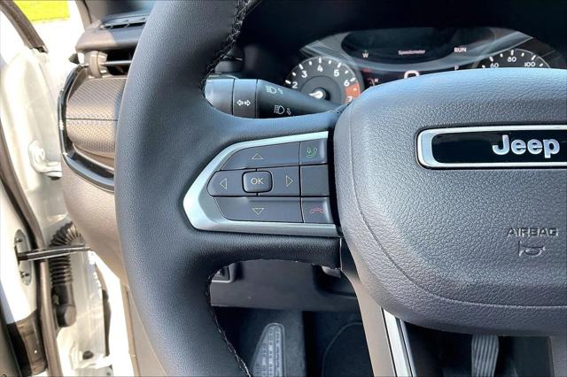 New 2026 Bright White Clear-Coat Exterior Paint Jeep Latitude image 24
