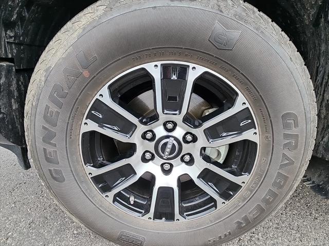 2023 Nissan Titan Crew Cab SV 4x4