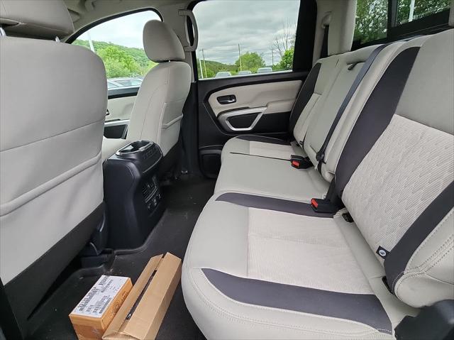 2023 Nissan Titan Crew Cab SV 4x4