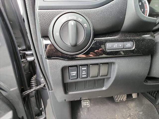 2023 Nissan Titan Crew Cab SV 4x4