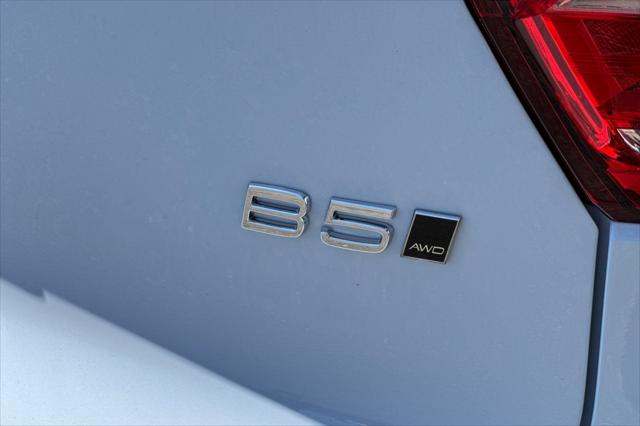 2026 Volvo XC40 Plus, B5 AWD Gas (mild hybrid), Dark