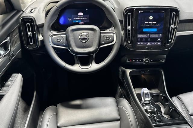 2026 Volvo XC40 Plus, B5 AWD Gas (mild hybrid), Dark