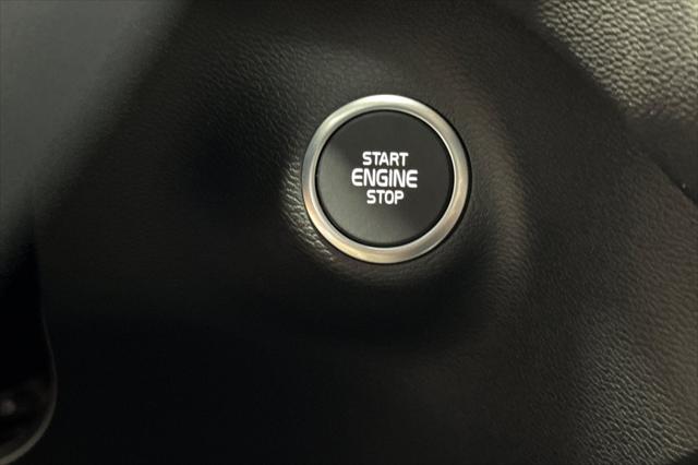 2026 Volvo XC40 Plus, B5 AWD Gas (mild hybrid), Dark
