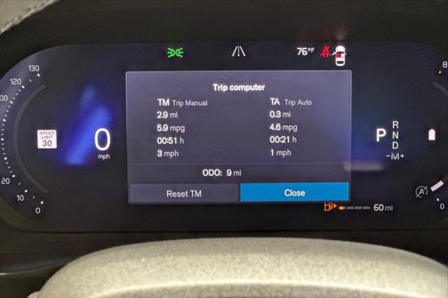 2026 Volvo XC40 Plus, B5 AWD Gas (mild hybrid), Dark