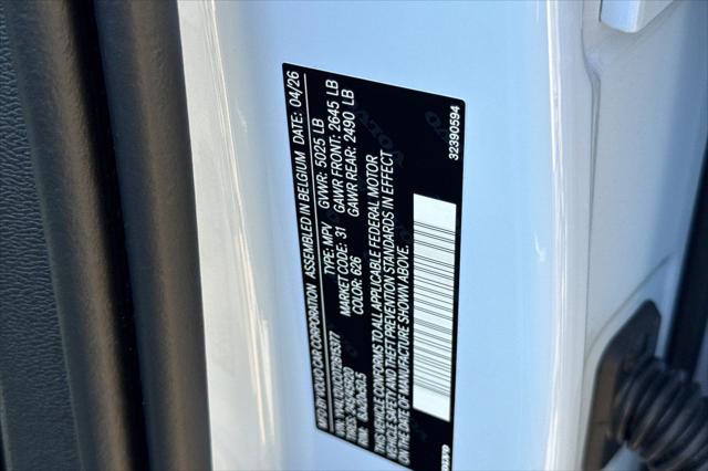 2026 Volvo XC40 Plus, B5 AWD Gas (mild hybrid), Dark