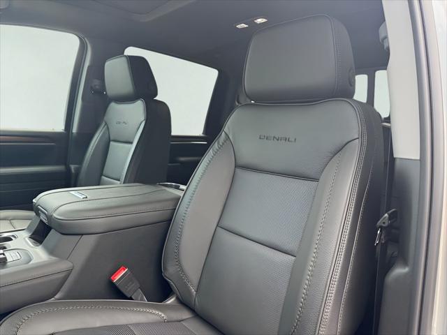 2026 GMC Sierra 2500HD Crew Cab, Standard Bed, Denali, 4WD