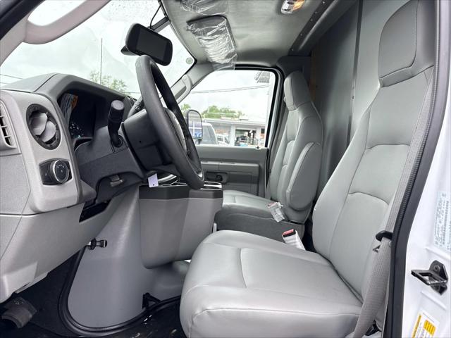 2027 Ford E-Series Cutaway Base