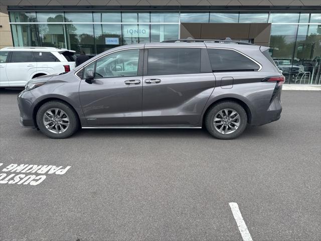 2021 Toyota Sienna XLE