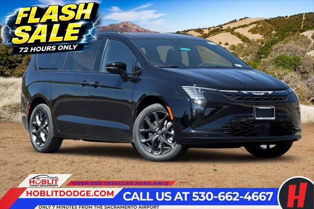 2027 Chrysler Pacifica Limited for sale in Woodland, CA