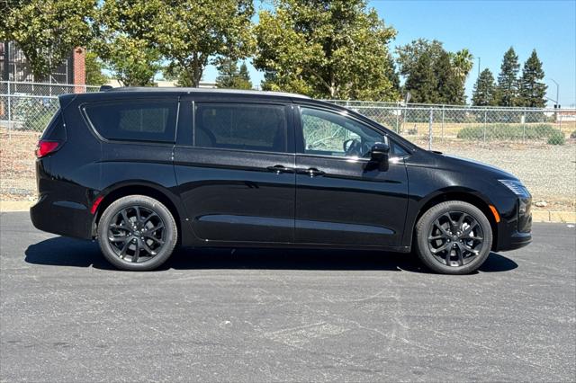 2027 Chrysler Pacifica Limited