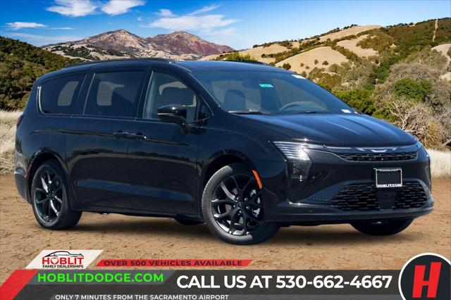 2027 Chrysler Pacifica Limited for sale in Woodland, CA