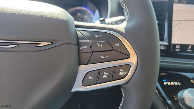 2027 Chrysler Pacifica Select