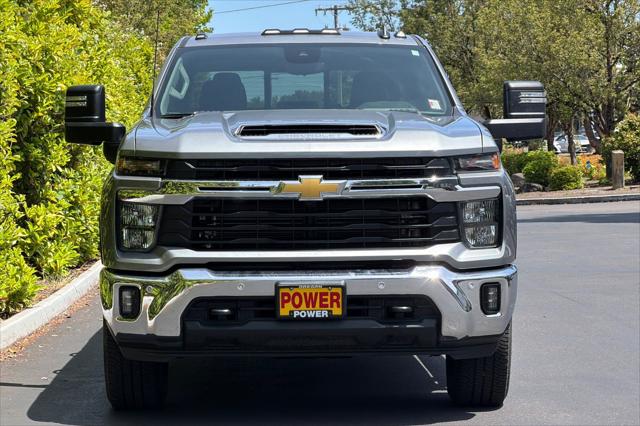 2026 Chevrolet Silverado 3500HD Crew Cab, Long Bed, LT Dual Rear Wheel, RWD