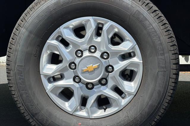 2026 Chevrolet Silverado 3500HD Crew Cab, Long Bed, LT Dual Rear Wheel, RWD