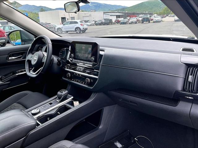 2022 Nissan Pathfinder SV 4WD