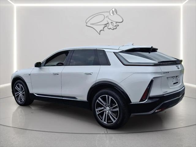 2025 Cadillac iQ Luxury 1 RWD