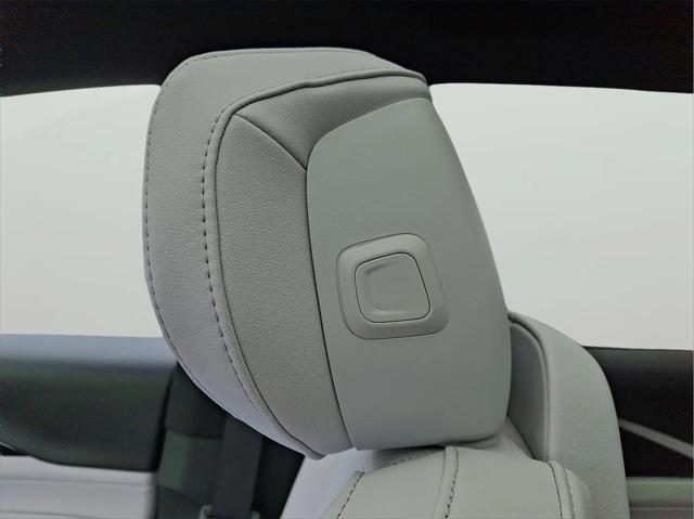 2025 Cadillac iQ Luxury 1 RWD