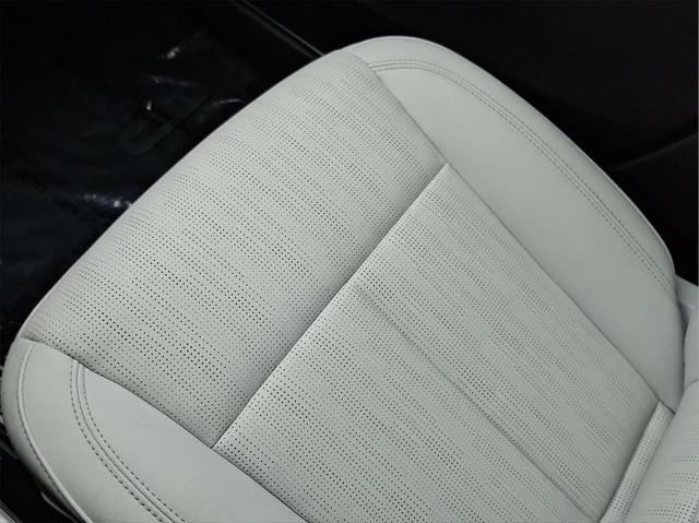2025 Cadillac iQ Luxury 1 RWD