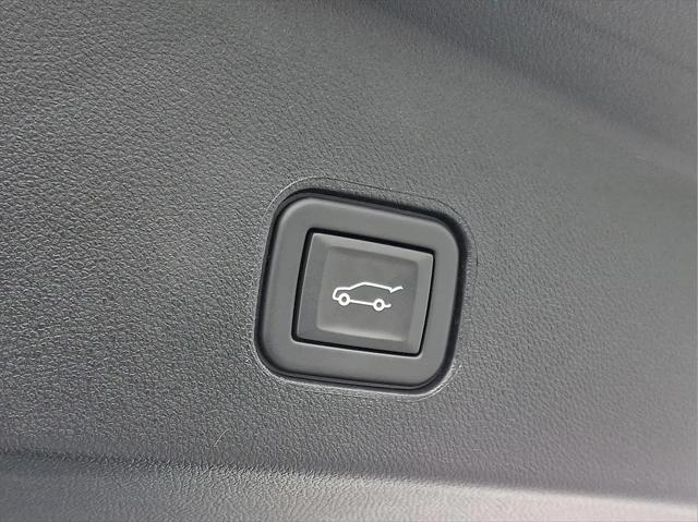 2025 Cadillac iQ Luxury 1 RWD