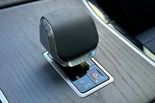 2025 Land Rover Range Rover Velar P250 Dynamic SE