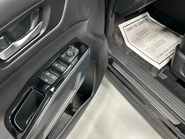 2024 Nissan Pathfinder SL 4WD