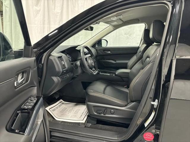 2024 Nissan Pathfinder SL 4WD