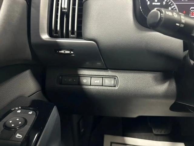 2024 Nissan Pathfinder SL 4WD
