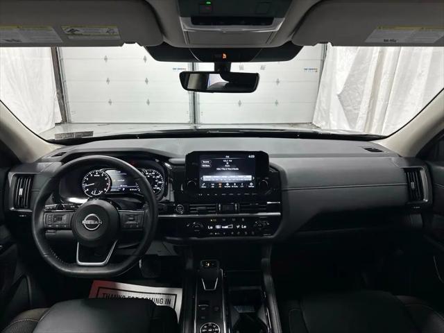 2024 Nissan Pathfinder SL 4WD