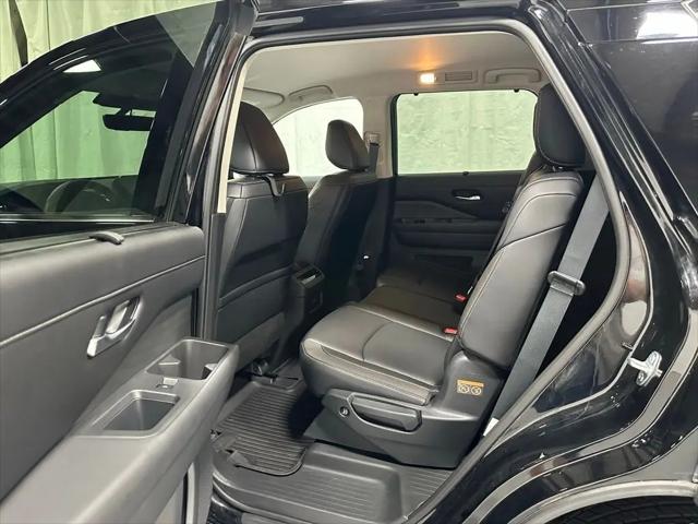 2024 Nissan Pathfinder SL 4WD