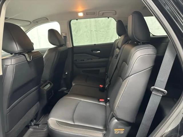 2024 Nissan Pathfinder SL 4WD