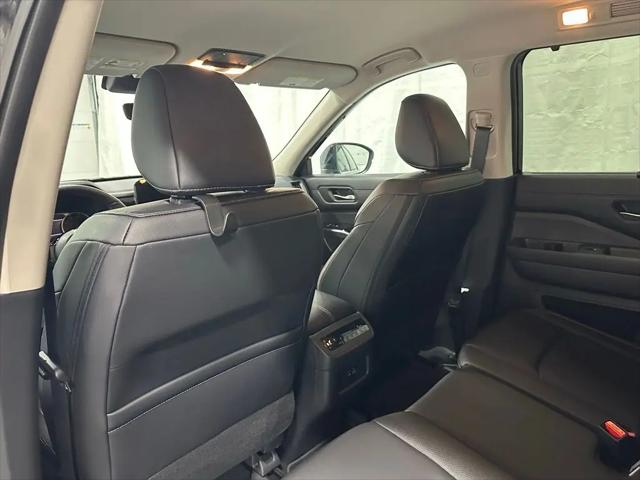 2024 Nissan Pathfinder SL 4WD