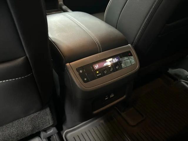 2024 Nissan Pathfinder SL 4WD