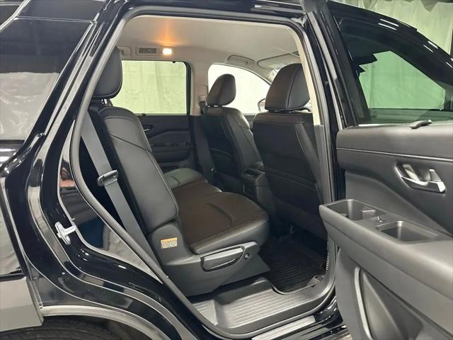 2024 Nissan Pathfinder SL 4WD
