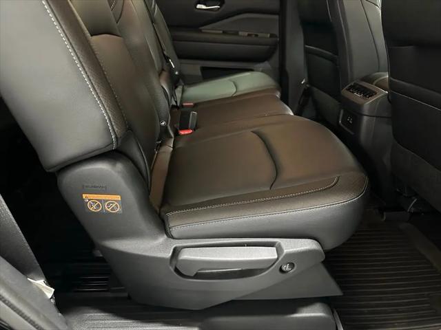 2024 Nissan Pathfinder SL 4WD