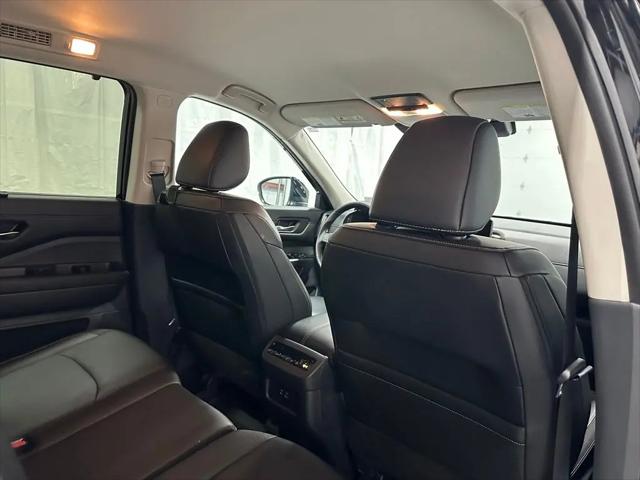 2024 Nissan Pathfinder SL 4WD