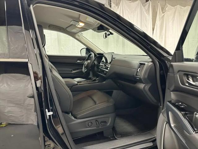 2024 Nissan Pathfinder SL 4WD