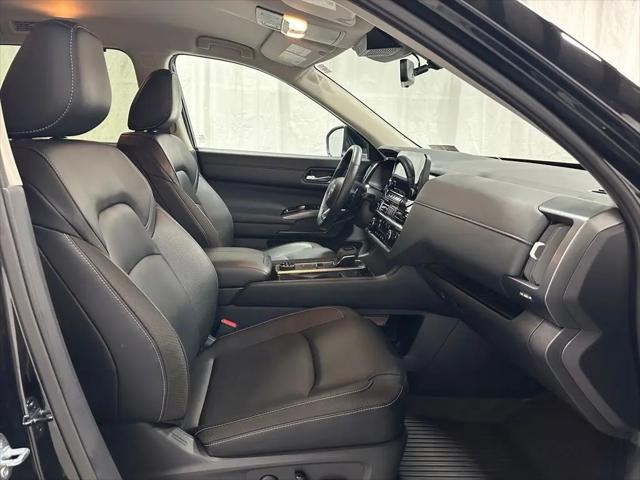 2024 Nissan Pathfinder SL 4WD