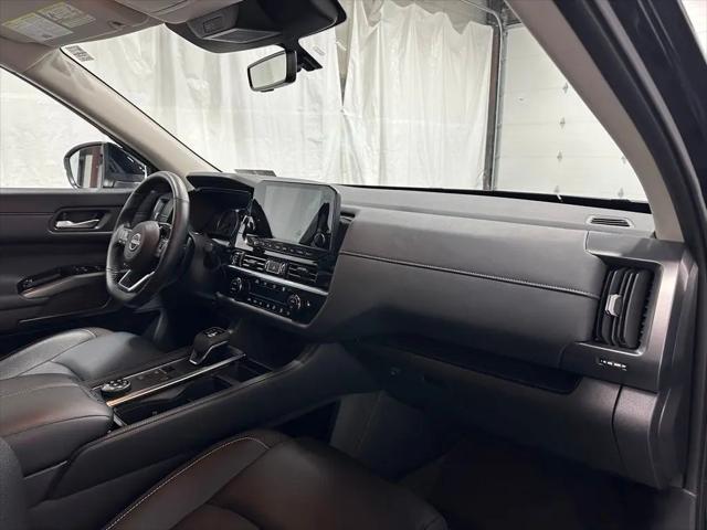 2024 Nissan Pathfinder SL 4WD