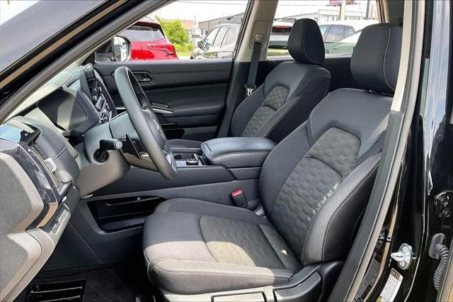 2025 Nissan Pathfinder S 4WD