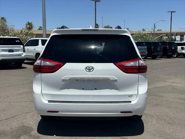 2018 Toyota Sienna LE 8 Passenger